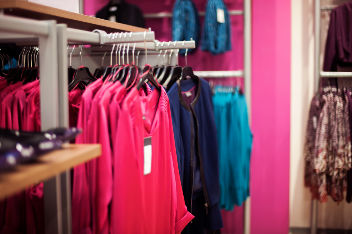 Fornecedores de roupas: Como encontrar as melhores opções para sua loja